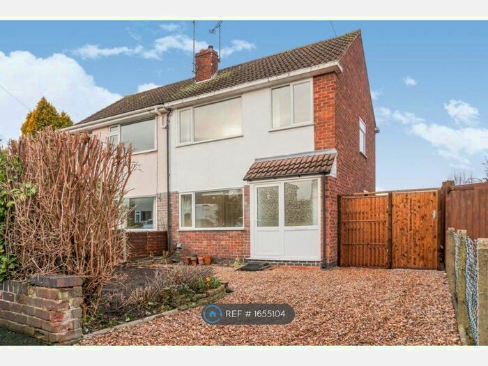 3 Bedroom Semi-Detached House To Rent In Priory Road, Loughborough, LE11