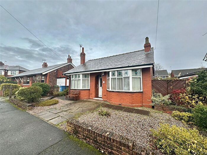 2 Bedroom Bungalow For Sale In Sefton Avenue, Widnes, Cheshire, WA8