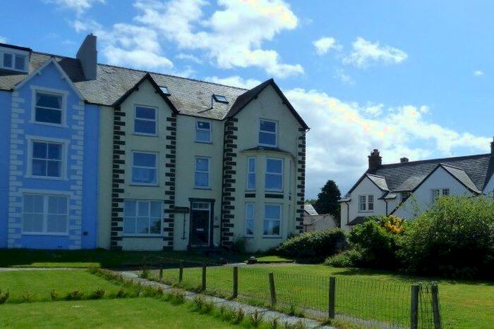 1 Bedroom Flat To Rent In Yenton Promenade, Llanfairfechan LL33