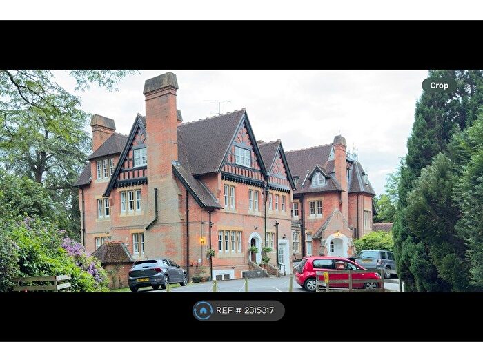 2 Bedroom Flat To Rent In Sandhurst, Sandhurst, GU47