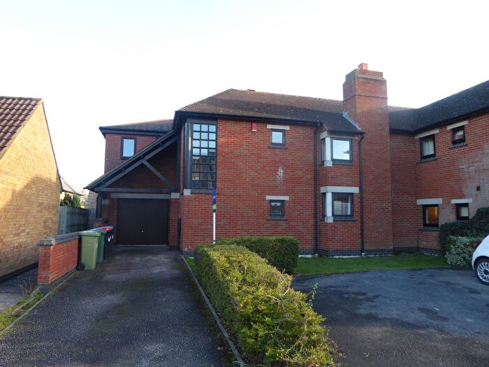 5 Bedroom Link Detached House To Rent In Hindemith Gardens, Milton Keynes, MK7