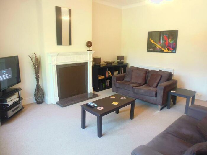 2 Bedroom Flat To Rent In Back Welburn Avenue, West Park, Leeds, LS16