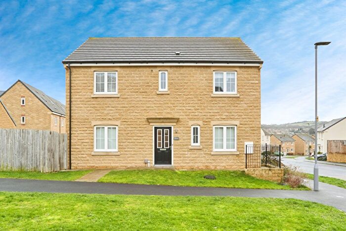 4 Bedroom Detached House For Sale In Priestley Crescent, Bradford, BD10