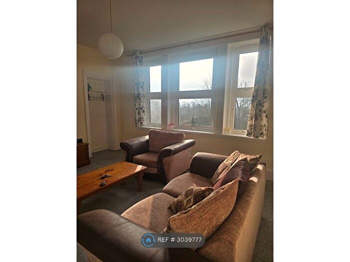 2 Bedroom Flat To Rent In Second Avenue, Clydebank, G81