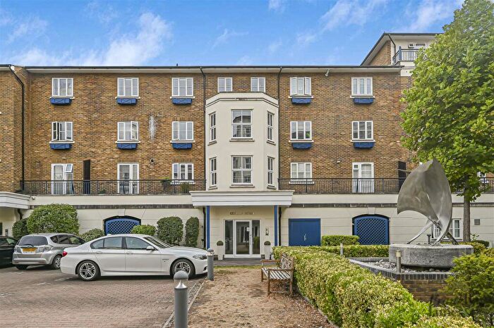 2 Bedroom House For Sale In Victory Place, London, E14