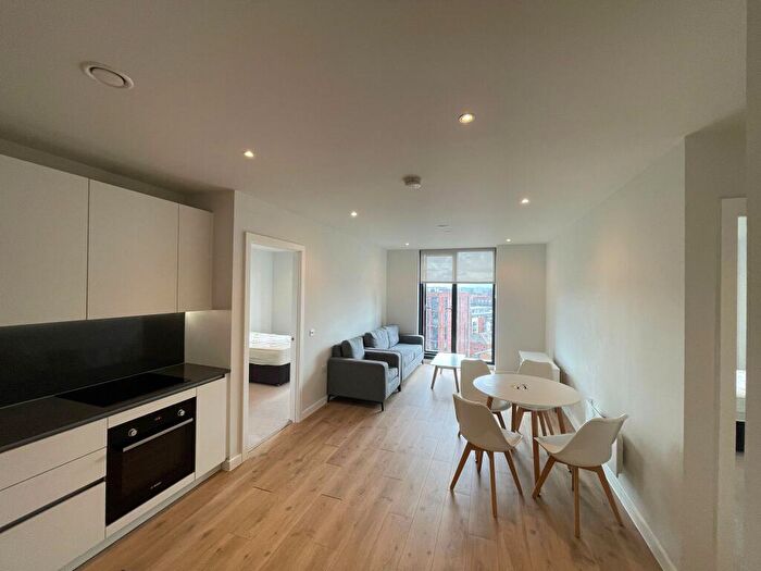 2 Bedroom Apartment To Rent In Aspin Lane Manchester, M4