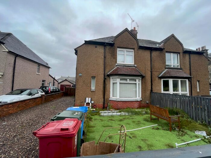 3 Bedroom Semi-Detached House For Sale In Dalgrain Road, Grangemouth, Stirlingshire, FK3
