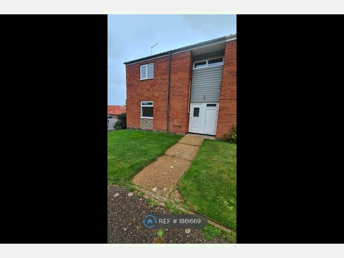 3 Bedroom Semi-Detached House To Rent In Munhaven Close, Mundesley, Norwich, NR11