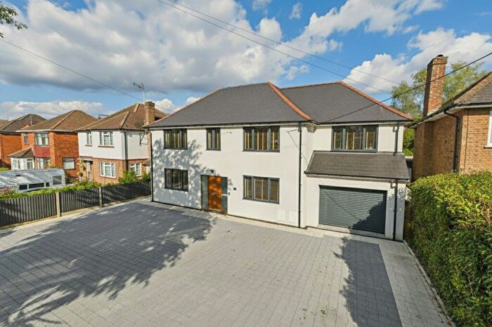 4 Bedroom Detached House For Sale In Prospect Road, Farnborough, Hampshire, GU14