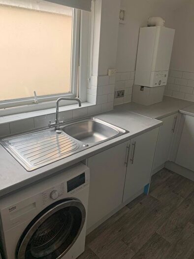 2 Bedroom Flat To Rent In Crwys Road, Cardiff, CF24