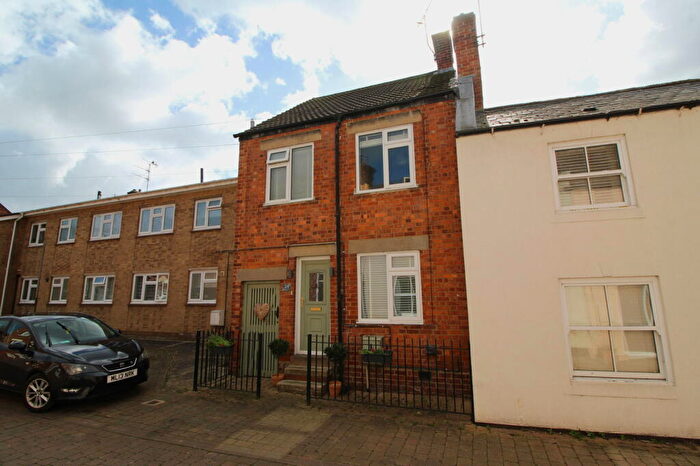 2 Bedroom Terraced House For Sale In Deans Street, Oakham, LE15