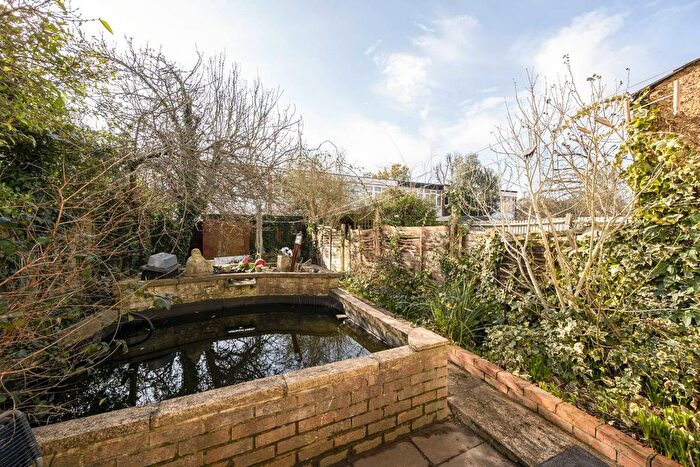 6 Bedroom Terraced House To Rent In Danebury Avenue, Roehampton, London, SW15