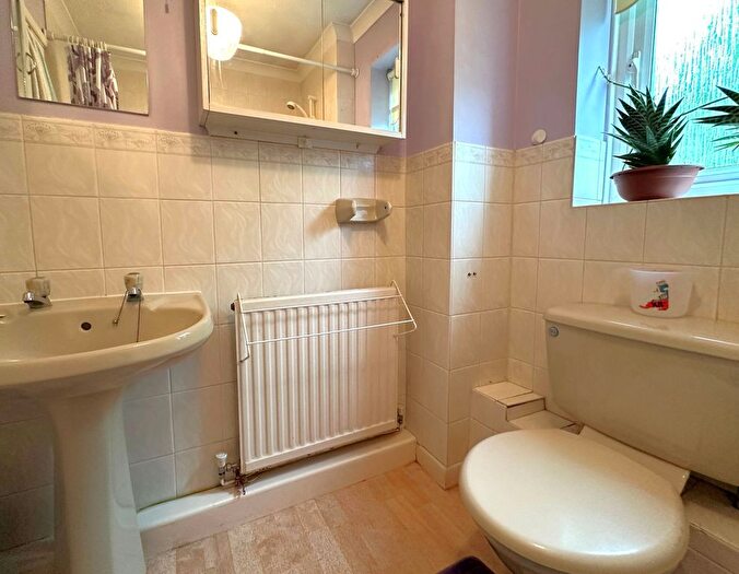 2 Bedroom Semi-Detached Bungalow For Sale In Belmont Close, Kingsteignton, Newton Abbot, TQ12