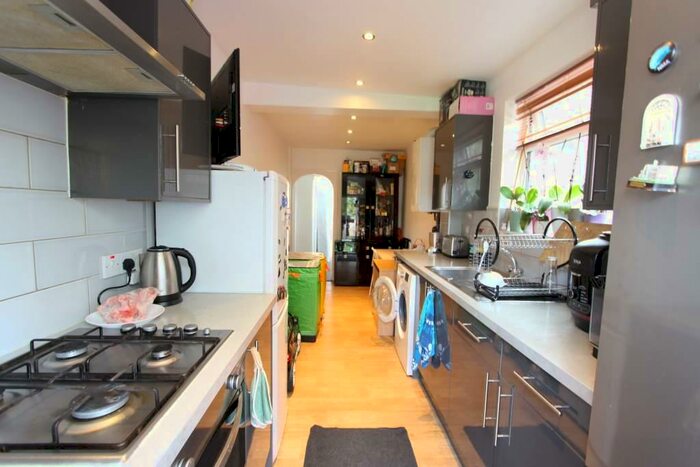 3 Bedroom Semi-Detached House To Rent In Monks Avenue, New Barnet, Barnet, EN5