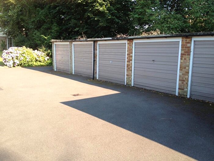 Garages To Rent In High Road, London, N20