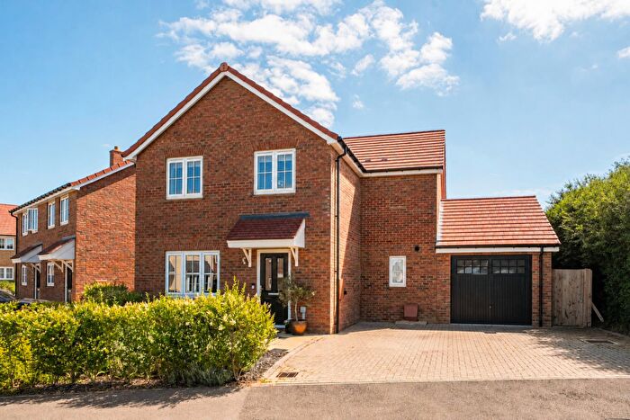 4 Bedroom Detached House For Sale In Peacock Lane, Biddenham, Bedford, MK40