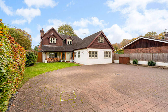 5 Bedroom Detached House For Sale In Haslemere Road, Godalming, GU8