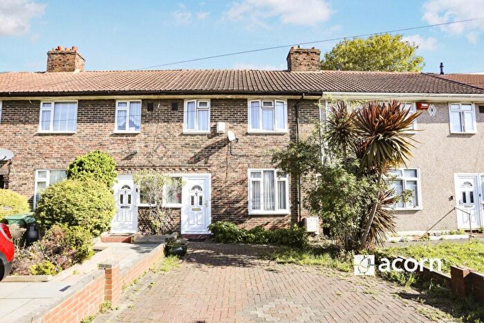 1 Bedroom Flat To Rent In Moremead Road Catford, SE6