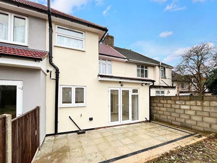 5 Bedroom Terraced House To Rent In Ealing Road, HA0