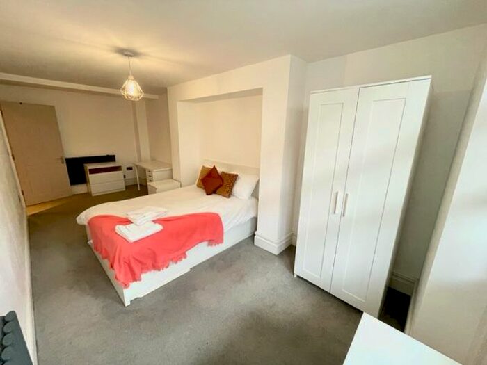 3 Bedroom Flat To Rent In Old Steine, Brighton, BN1