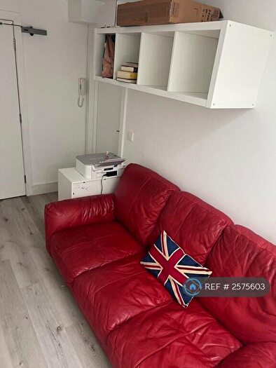 4 Bedroom Flat To Rent In Lingfield Avenue, Kingston Upon Thames, KT1