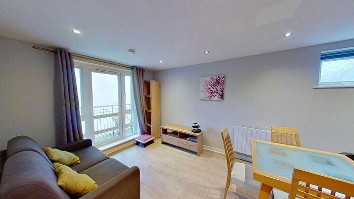 1 Bedroom Flat To Rent In Allanfield Place, Edinburgh, EH7