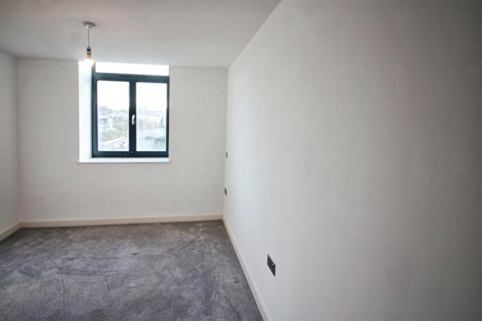 2 Bedroom Flat To Rent In Cape Street, Bradford, BD1