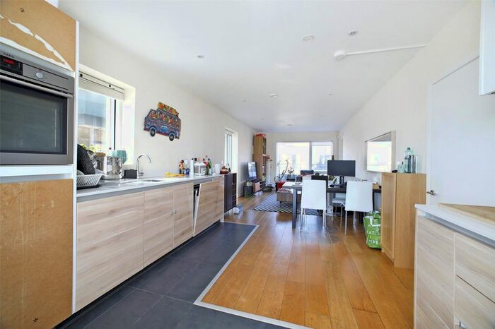 2 Bedroom Flat To Rent In Barquentine Heights, Peartree Way, London, SE10