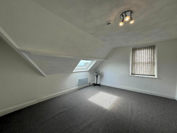 1 Bedroom Flat To Rent In Top Flat, Clive Crescent, Penarth, CF64