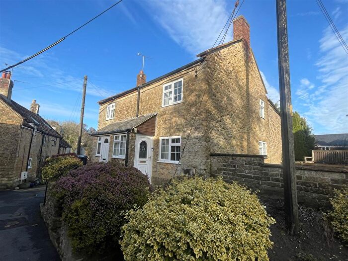 2 Bedroom Cottage For Sale In Rose Lane, Crewkerne, TA18