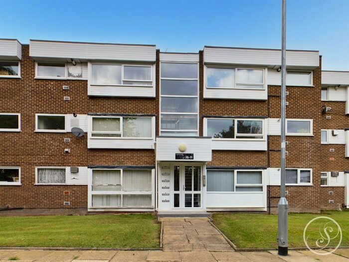 1 Bedroom Flat To Rent In The Moorlands, Leeds, LS17