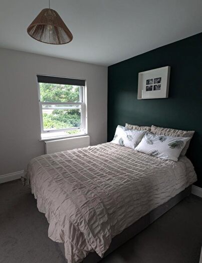 2 Bedroom Flat To Rent In York Grove, Peckham, London, SE15