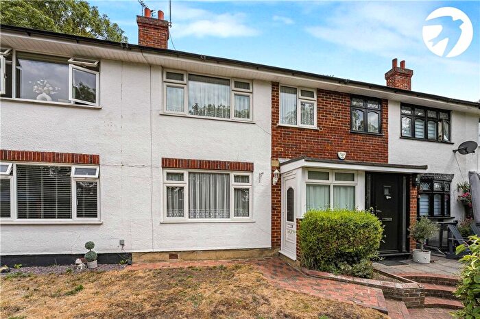 3 Bedroom Terraced House For Sale In Valley View, Greenhithe, Kent, DA9