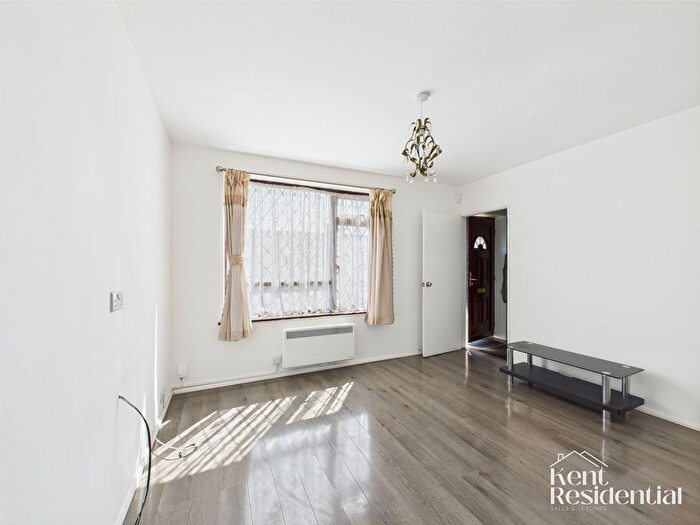 3 Bedroom Terraced House To Rent In Laburnum Road, Rochester, ME2