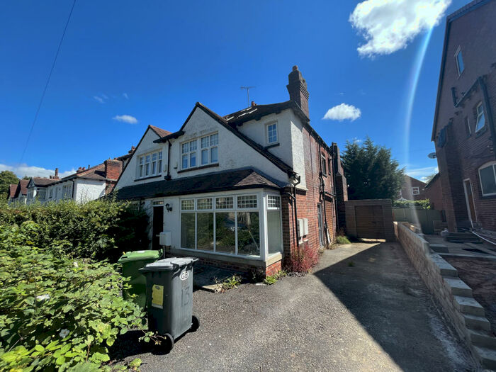 2 Bedroom Apartment To Rent In Church Wood Avenue, Leeds, LS16