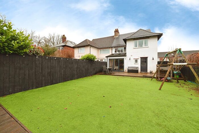 4 Bedroom Semi-Detached House For Sale In Barrow Lane, Hessle, HU13