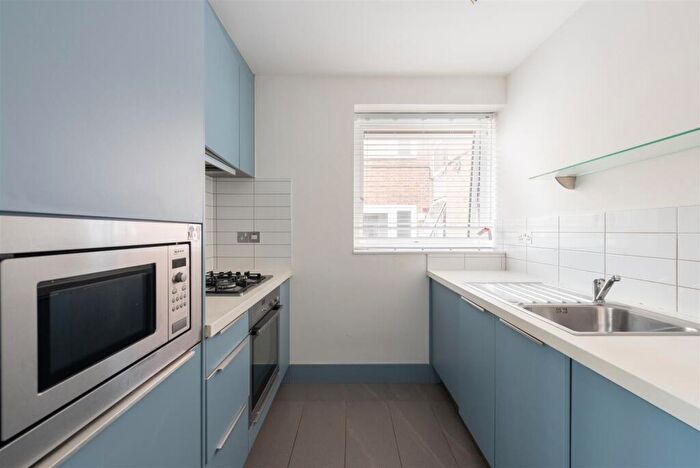 Studio To Rent In Newcourt Street, London, NW8