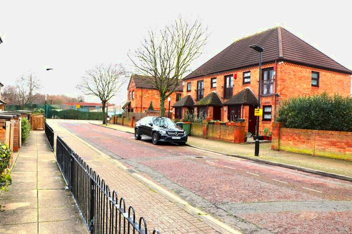 1 Bedroom Terraced House To Rent In Beckton, Greater London ., London, E6
