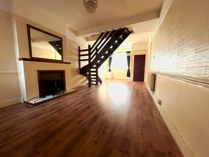 3 Bedroom Terraced House To Rent In Alfred Street, Grimsby, DN31