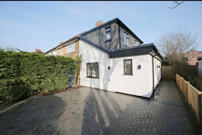 3 Bedroom End Of Terrace House To Rent In Tockley Rd Burham, Slough, SL1