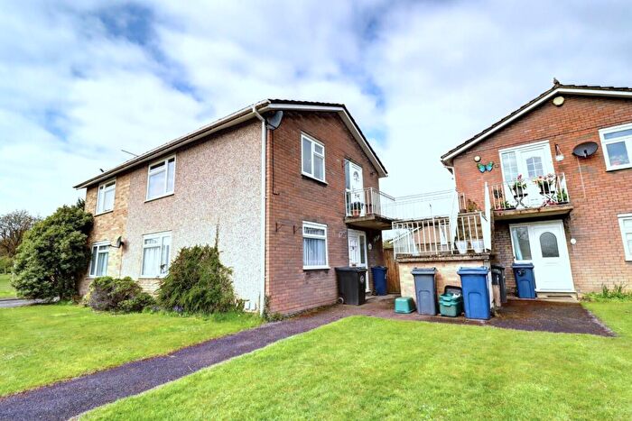 3 Bedroom Apartment To Rent In Hawthorn Crescent, Hazlemere, High Wycombe, Buckinghamshire, HP15