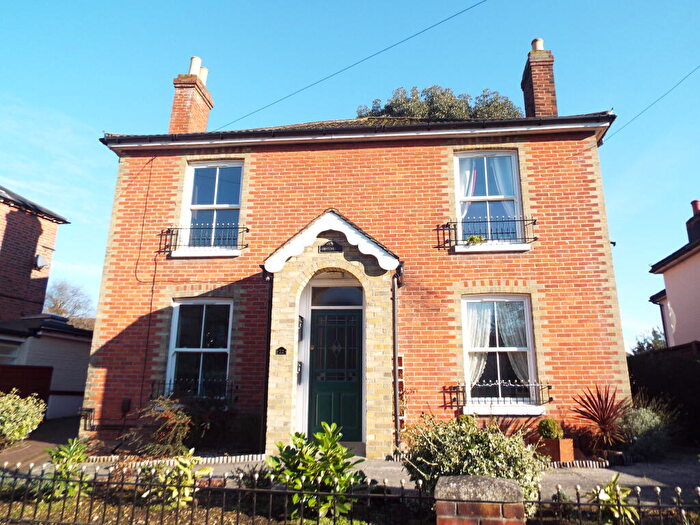 2 Bedroom Flat To Rent In Victoria Road, Netley Abbey, SO31