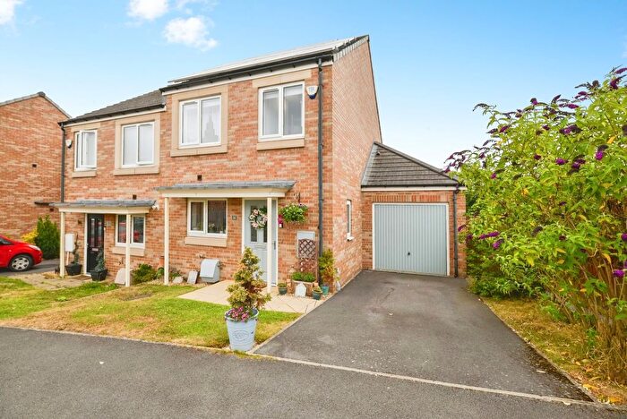 3 Bedroom Semi-detached House For Sale In Chesterfield Drive, Middlesbrough, Cleveland, TS8