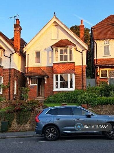 1 Bedroom Flat To Rent In Mareschal Road, Guildford, GU2