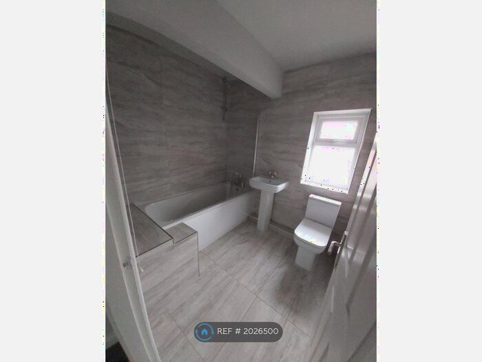 3 Bedroom Terraced House To Rent In Broxtowe Lane, Nottingham, NG8