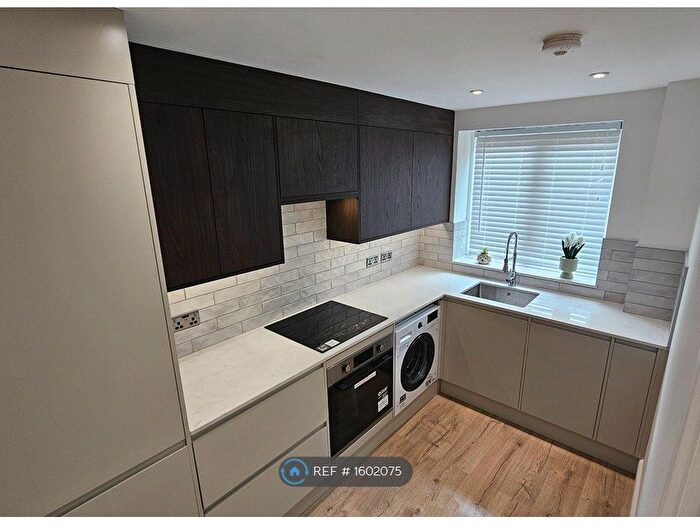 2 Bedroom Flat To Rent In Kilnsey Court, London, N11