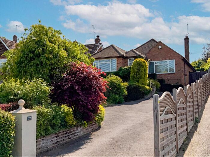 2 Bedroom Bungalow For Sale In Sawpit Hill, Hazlemere, High Wycombe, Buckinghamshire, HP15