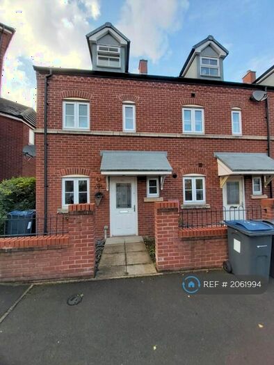 3 Bedroom Semi-Detached House To Rent In Brewers Square, Birmingham, B16