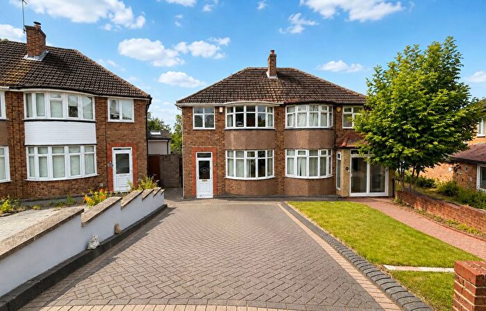 3 Bedroom Semi Detached House For Sale In Eden Road, Solihull, B92