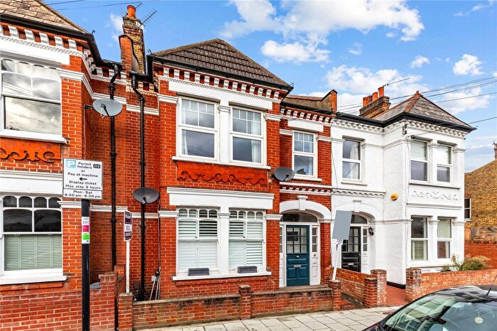 3 Bedroom Maisonette For Sale In Wheatlands Road, London, SW17